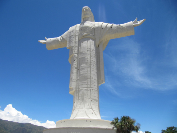 el Cristo redentor...mmm no se supone que estaba en Rio de Janero ??