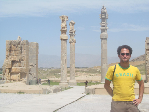 VHS con guata hinchada en Persepolis