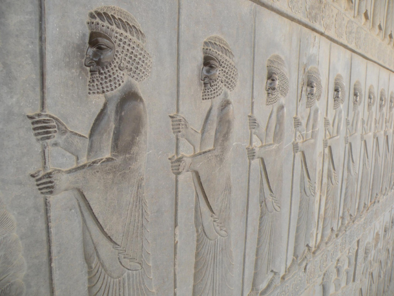 Ultimas estatuas en relievo de los guerreros Persas !!!