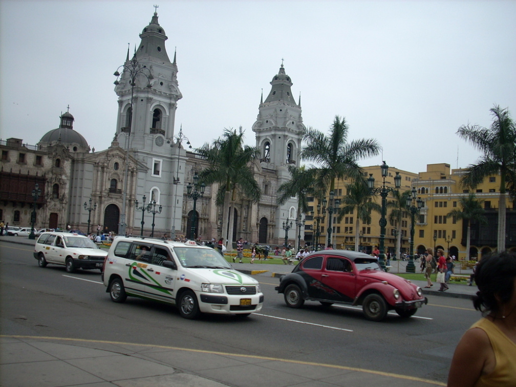 trafico de la Plaza de Armas de Lima