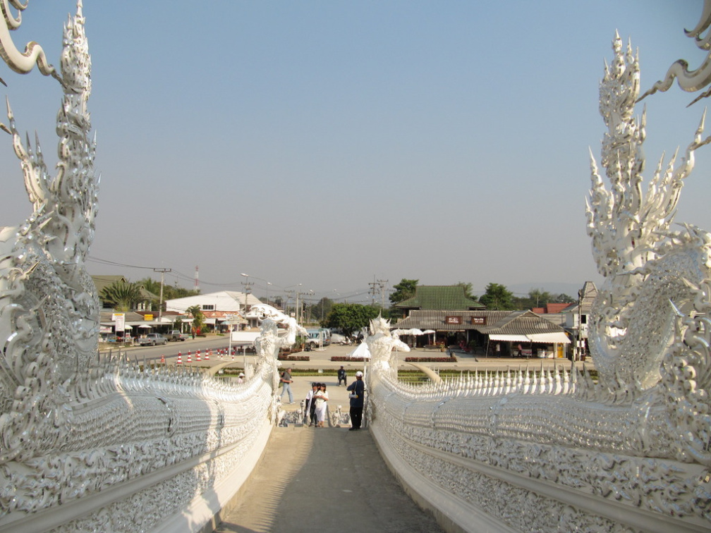 wat rong khun-white temple-033.jpg-038