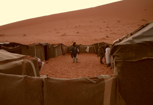 Nuestro campamento base en el desierto (2835 visits) Nuestro campamento base en el desierto
