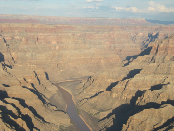 Grand Canyon y abajo rio Colorado