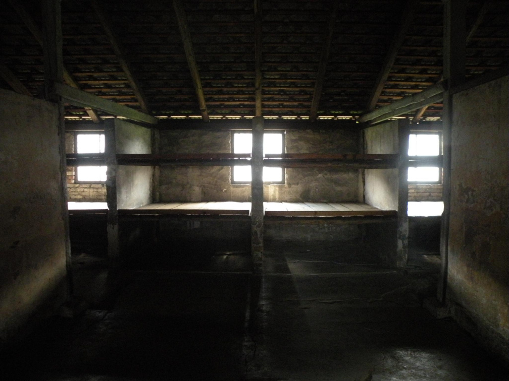 Interior de uno de los barracones