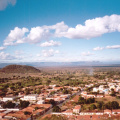 Panoramica de la ciudad de Oliveira dos Brejinhos.. al fondo se ve la conocida "Chapada Diamantina"