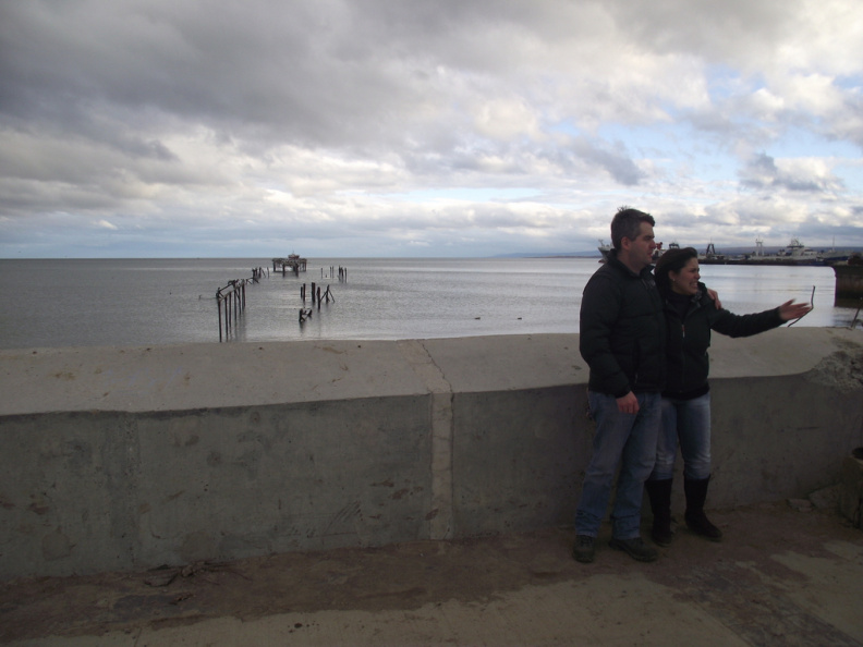 Javier y Lore en el estrecho de Magallanes