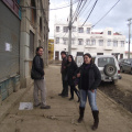 La pandilla caminando por las limpias calles de Punta Arenas