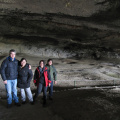 Javier, Lore, Mary y Cesar en la cueva antes de desaparecer por 40 minutos