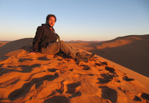 VHS y el sol al amanecer en el desierto de Sahara (9171 visitas) VHS y el sol al amanecer en el desierto de Sahara