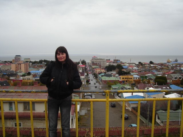 Carolina Salgado en el mirador de Punta Arenas